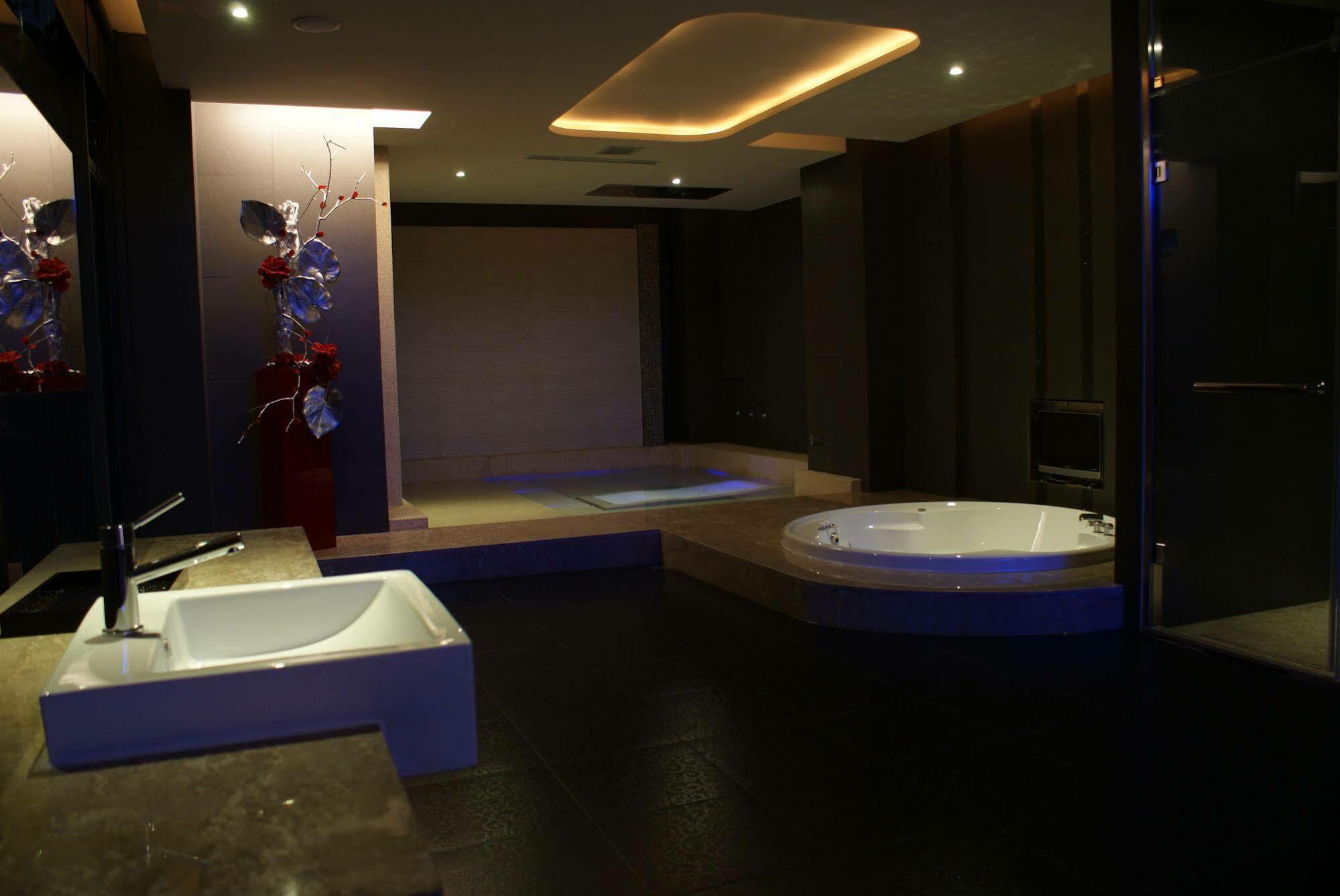 All-Ur Boutique Motel - Taichung Branch Exterior foto