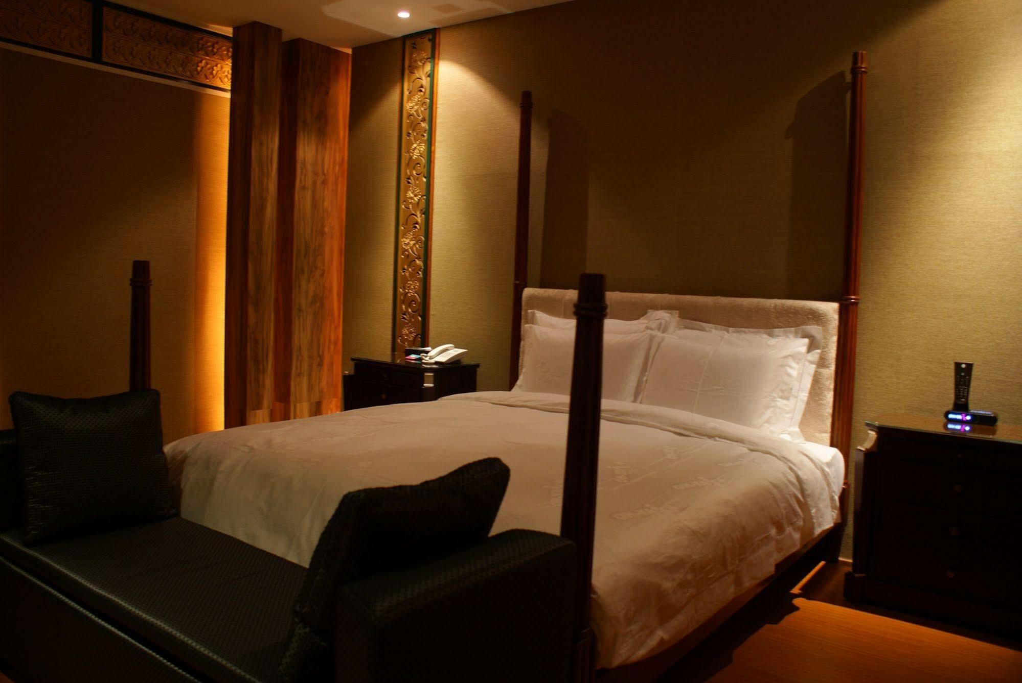 All-Ur Boutique Motel - Taichung Branch Exterior foto